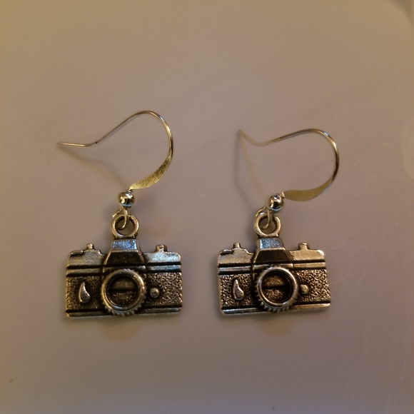 NEW Camera photography Earrings - Picture 2 of 2